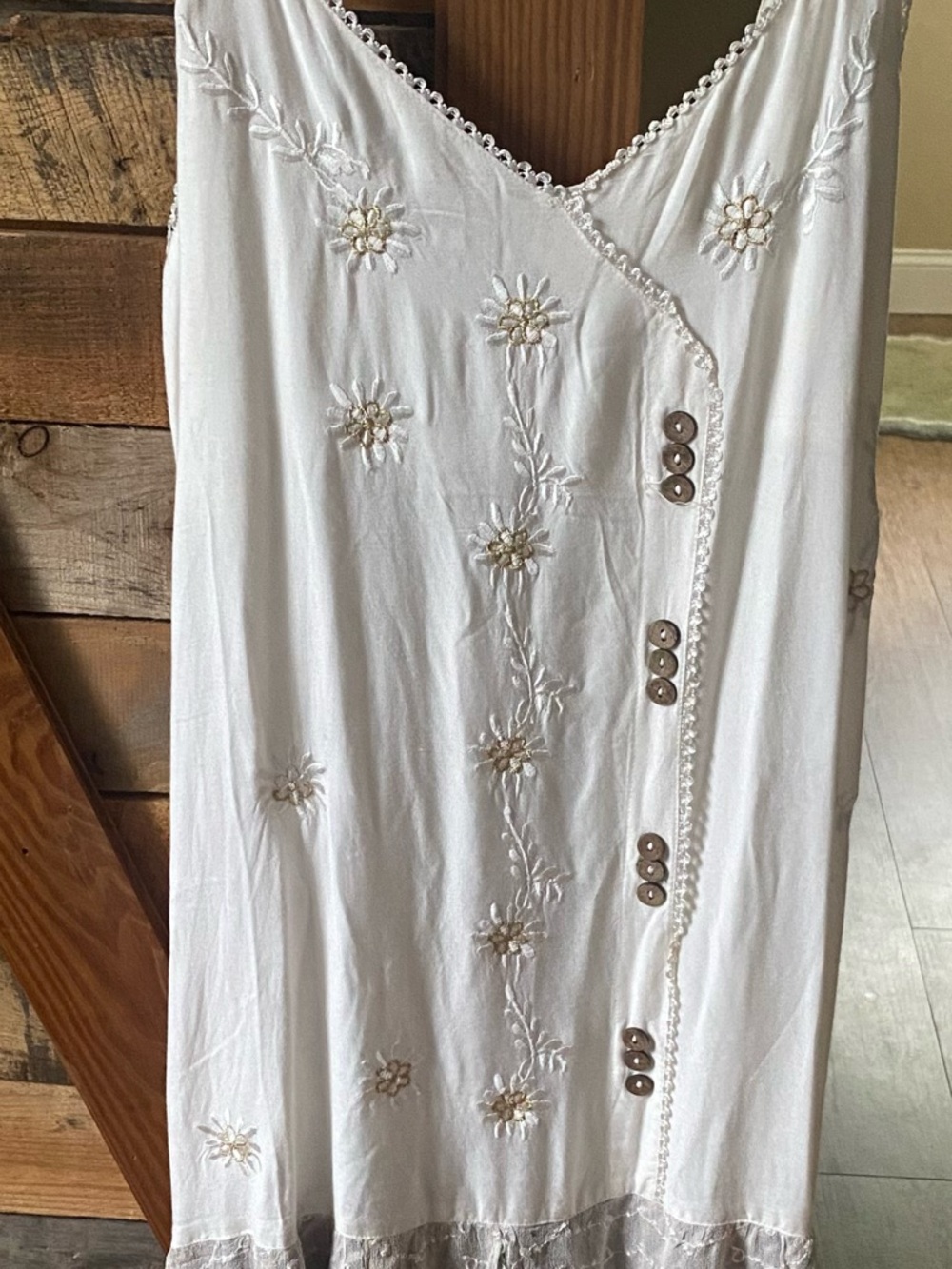 BEAUTIFUL COUNTRY DRESS. LOOKS AWESOME WITH COWBOY BOOTS. NEW W/TAG. SIZE L
